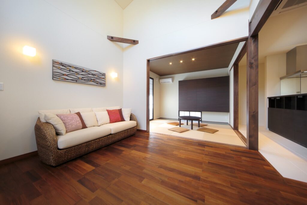 チークを使用したリビング