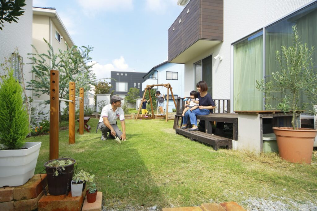 家族で休日を楽しむ家 画像