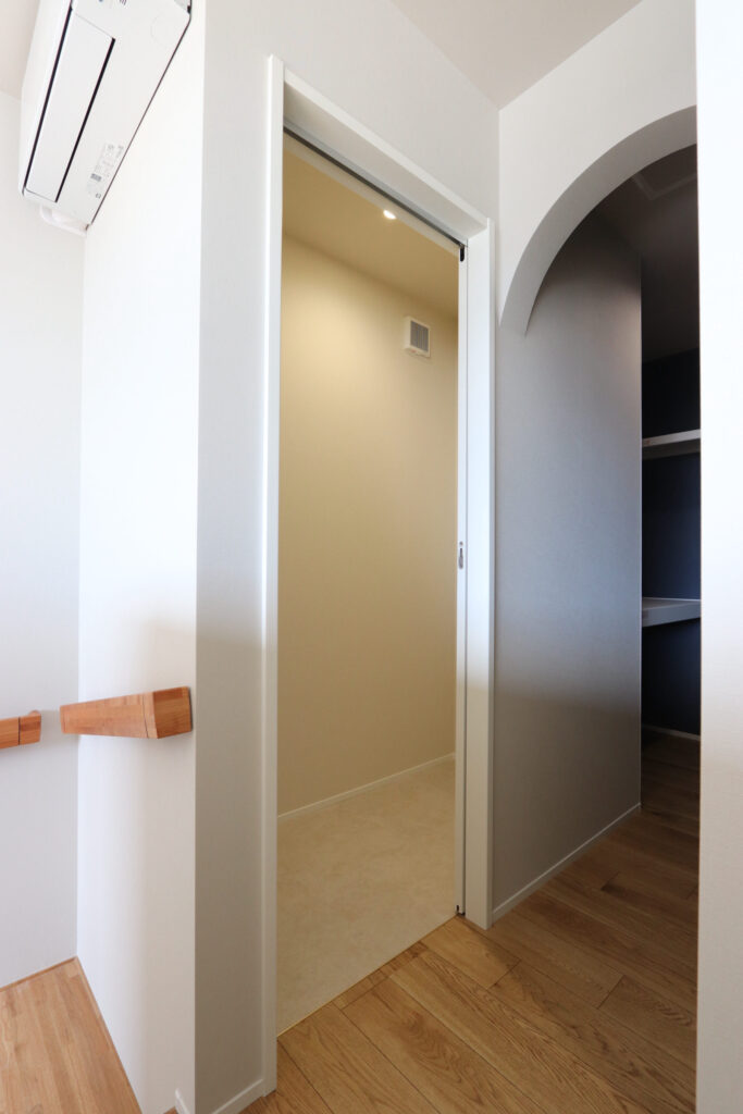 将来的にトイレにできる2階の物入