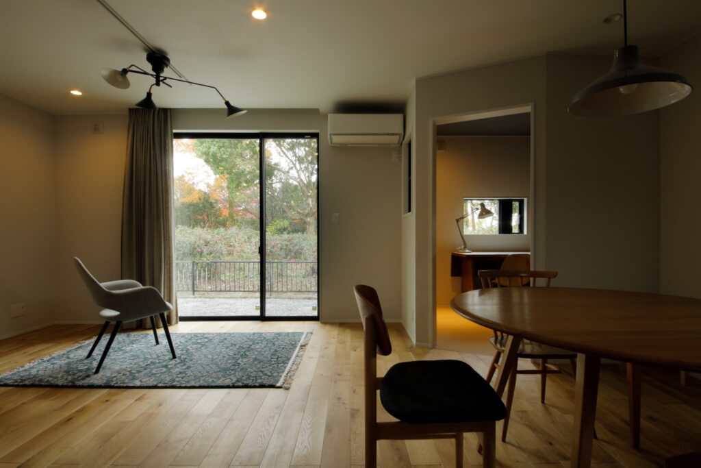 見た目も快適さも妥協しない。冬を美しく過ごすための暖房効率アップ術