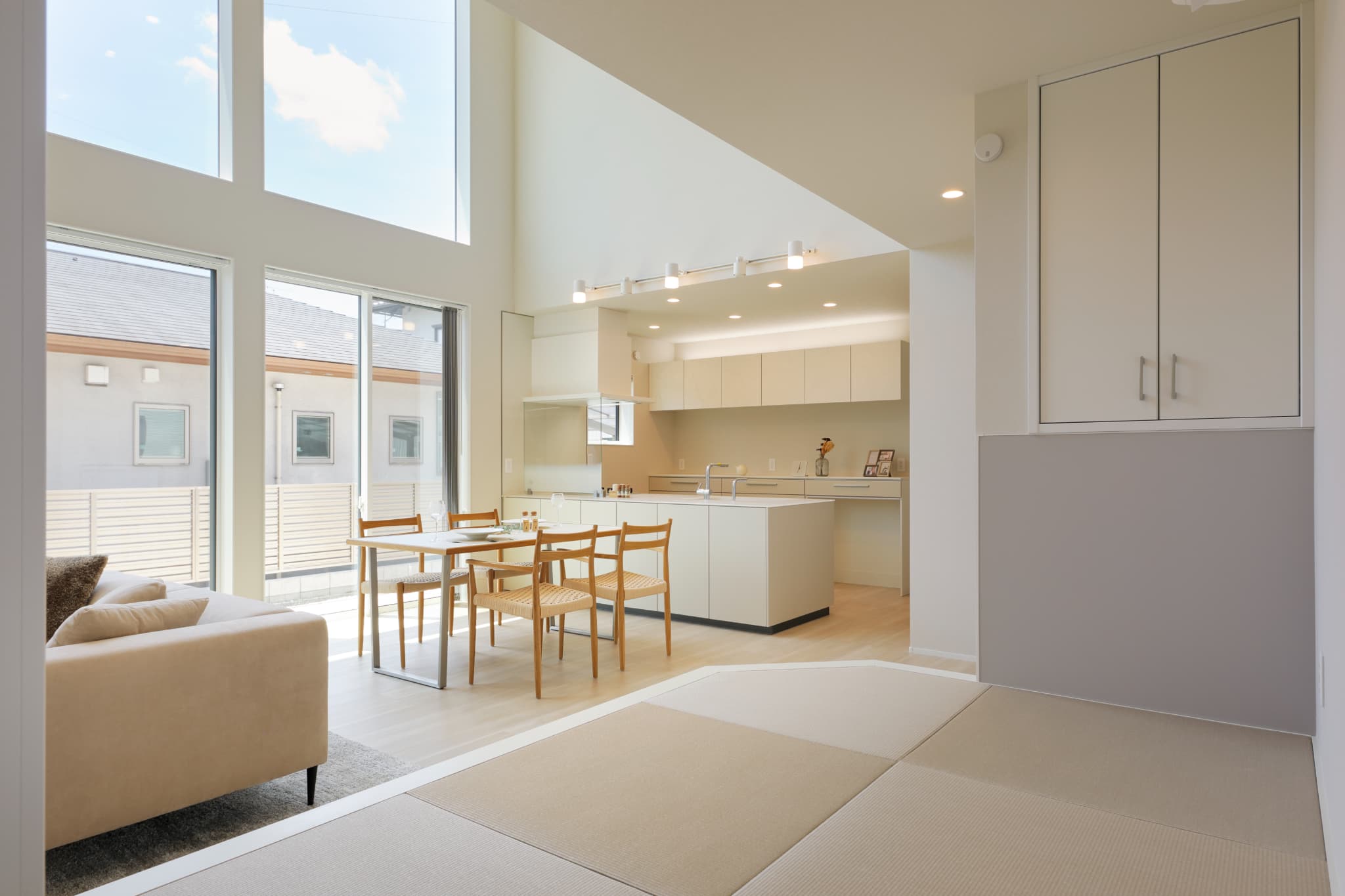 洗濯動線が工夫されたリビング