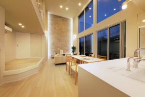 浜松で叶える淡色×韓国風の高級注文住宅|夜を彩る照明計画の工夫とは?
