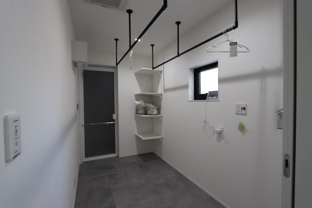 ランドリーのアイアンバー