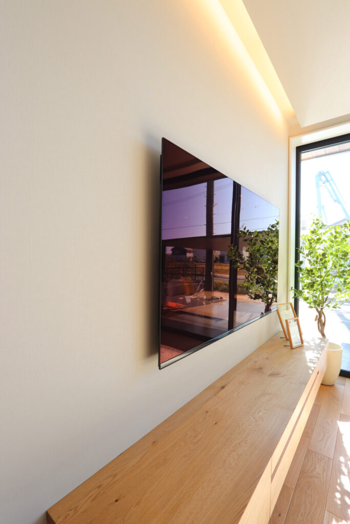 配線が見えない壁掛けテレビ