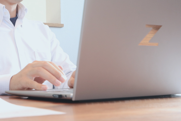 不動産情報を入力する手元