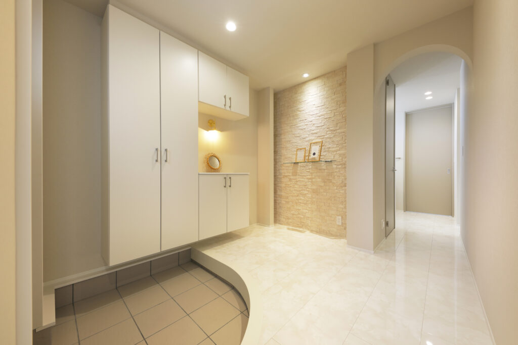 大理石風フローリングの玄関