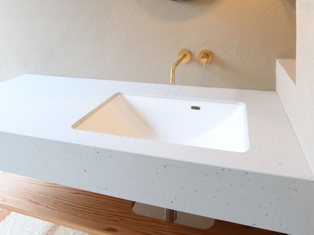 シームレスボウルを使用した造作洗面